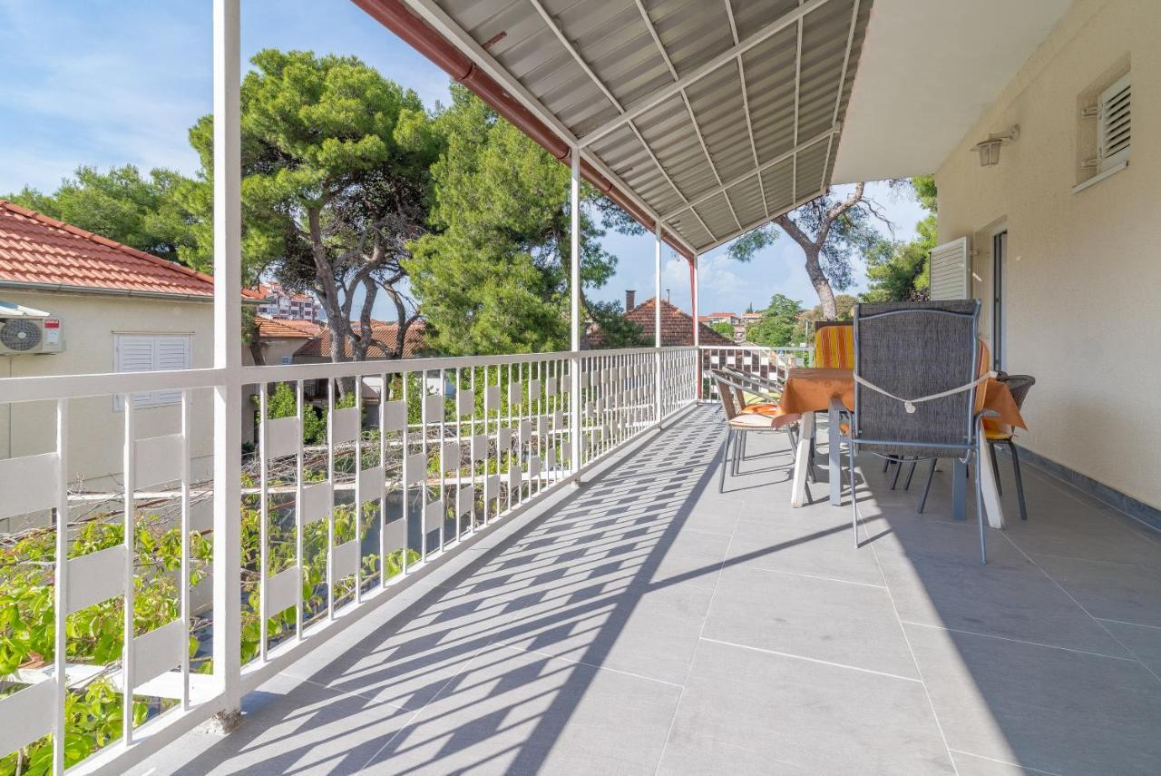 Apartmani Lucia Biograd بيوغْغاد نا موغو المظهر الخارجي الصورة