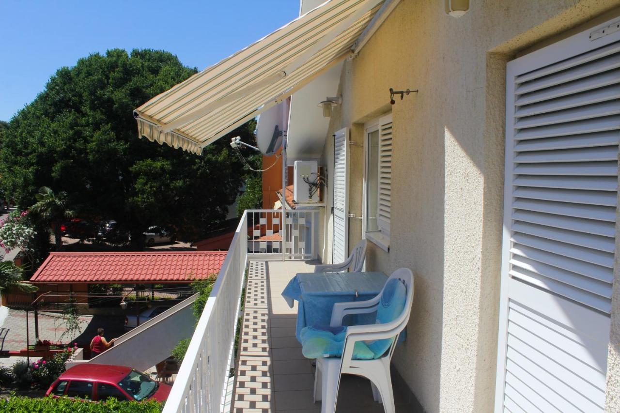 Apartmani Lucia Biograd بيوغْغاد نا موغو المظهر الخارجي الصورة